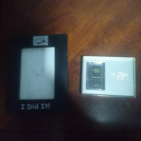 Picture frames - Picture 2 of 2